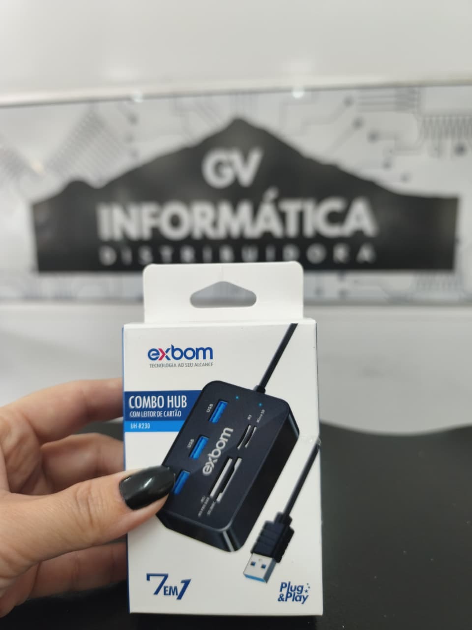 Hub USB com leitor de cartão